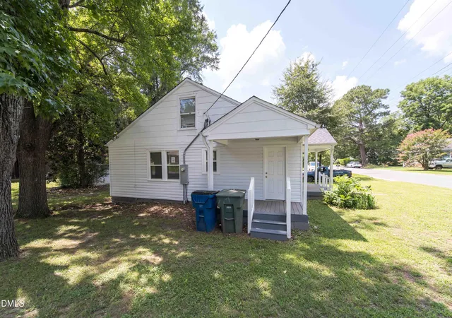 3rd image of 311 E Mcaden St, Graham, NC 27253 | MLS# 10187725