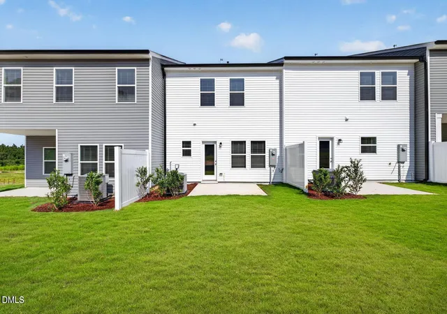 Photo 31 of Townhouse for sale at 422 Barrington Key Dr, Zebulon, NC 27597 | MLS# 10187145 | Listing updated on 2026-09-04