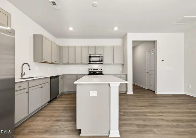 Photo 5 of Townhouse for sale at 422 Barrington Key Dr, Zebulon, NC 27597 | MLS# 10187145 | Listing updated on 2026-09-04