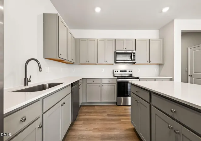 Photo 4 of Townhouse for sale at 420 Barrington Key Dr, Zebulon, NC 27597 | MLS# 10187144 | Listing updated on 2026-09-04