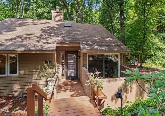 1st image of 6 Beech Trl, Durham, NC 27705 | MLS# 10187799