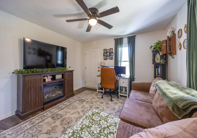4th image of 1307 W Pearsall St, Dunn, NC 28334 | MLS# 10187173