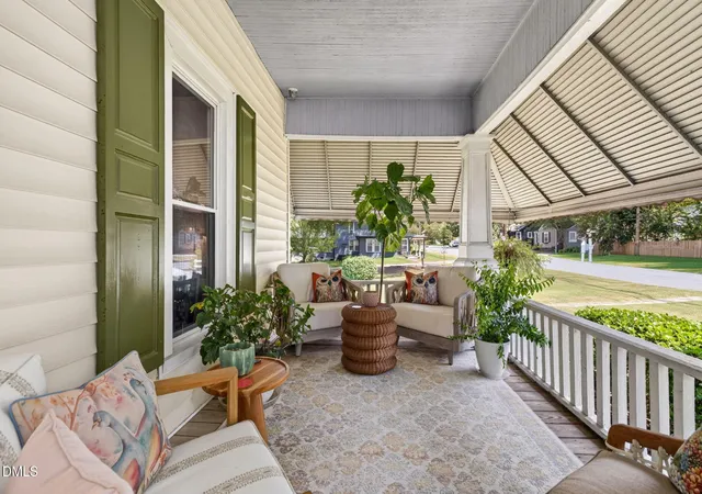 Photo 4 of Single family home for sale at 36 W Academy St, Wendell, NC 27591 | MLS# 10187592 | Listing updated on 2026-09-23