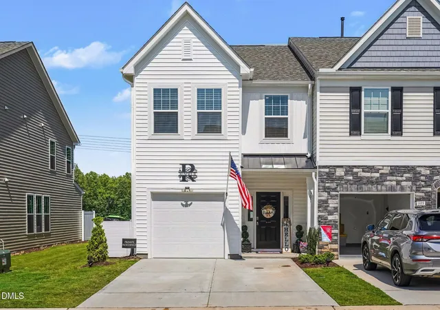 2nd image of 301 Whitley Ridge Dr, Clayton, NC 27527 | MLS# 10187228
