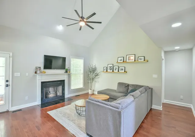 Photo 3 of Sale Pending at 4522 Bracada Dr, Durham, NC 27705 | MLS# 10187194 | Listing updated on 2026-10-16