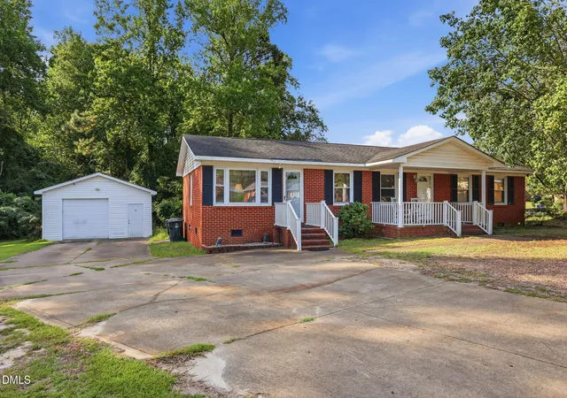 2nd image of 2201 Coffman St, Fayetteville, NC 28306 | MLS# 10187983