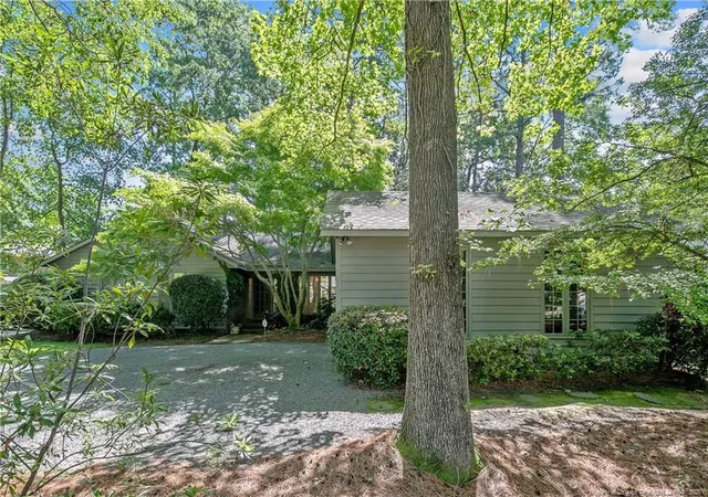 2nd image of 218 Queensberry Dr, Fayetteville, NC 28303 | MLS# 767921