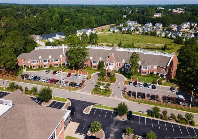 2nd image of 1919 Fordham Dr, Fayetteville, NC 28304