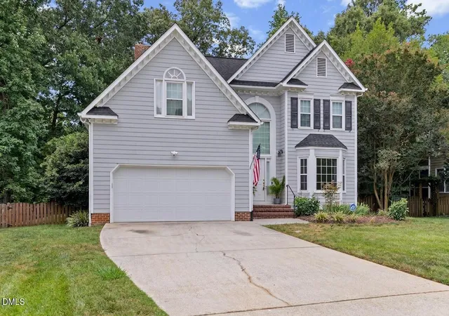 Photo 3 of Single family home for sale at 102 Copper Hl Dr, Cary, NC 27518 | MLS# 10187568 | Listing updated on 2026-09-09