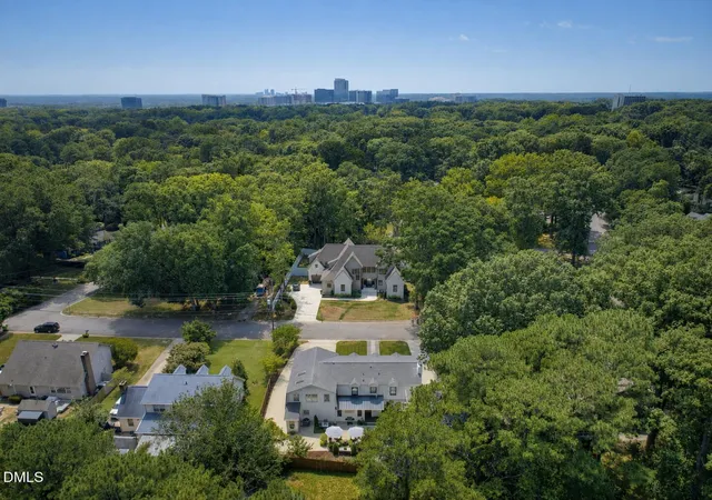 Photo 4 of Single family home for sale at 305 Windel Dr, Raleigh, NC 27609 | MLS# 10188840 | Listing updated on 2026-10-22