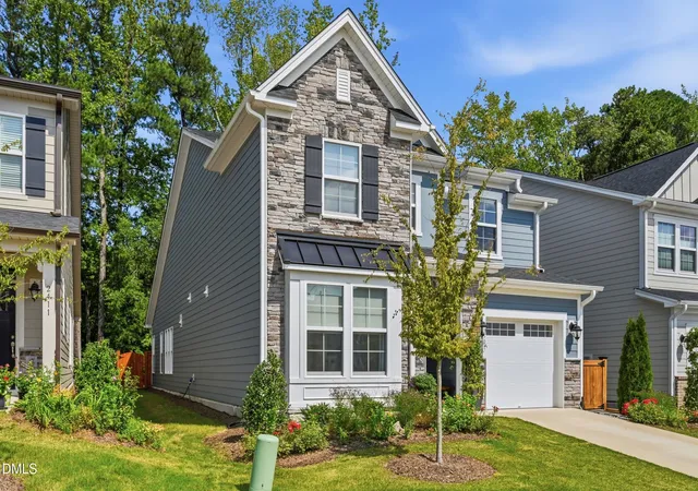 Photo 3 of Single family home for sale at 2501 Maplemere Ct, Durham, NC 27703 | MLS# 10187505 | Listing updated on 2026-09-16