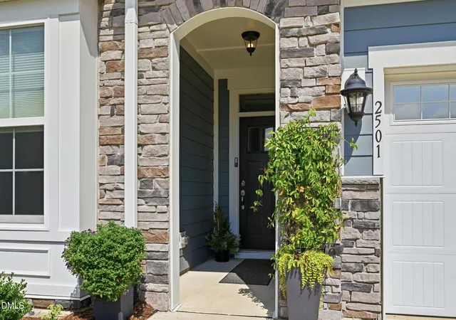 Photo 4 of Single family home for sale at 2501 Maplemere Ct, Durham, NC 27703 | MLS# 10187505 | Listing updated on 2026-09-16