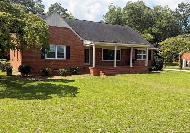 Photo 2 of Single family home for sale at 516 E 2nd Avenue, Red Springs, NC 28377 | MLS# 767840 | Listing updated on 2026-08-19
