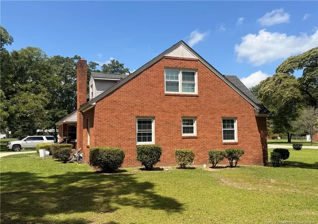 Photo 4 of Single family home for sale at 516 E 2nd Avenue, Red Springs, NC 28377 | MLS# 767840 | Listing updated on 2026-08-19