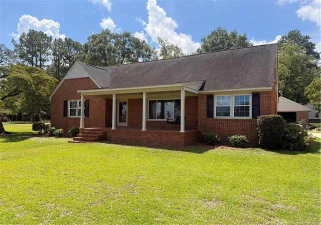 Photo 5 of Single family home for sale at 516 E 2nd Avenue, Red Springs, NC 28377 | MLS# 767840 | Listing updated on 2026-08-19
