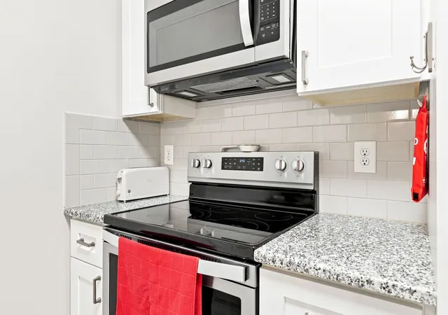 3rd image of 114 Forest Oaks Dr, Durham, NC 27705 | MLS# 10187296