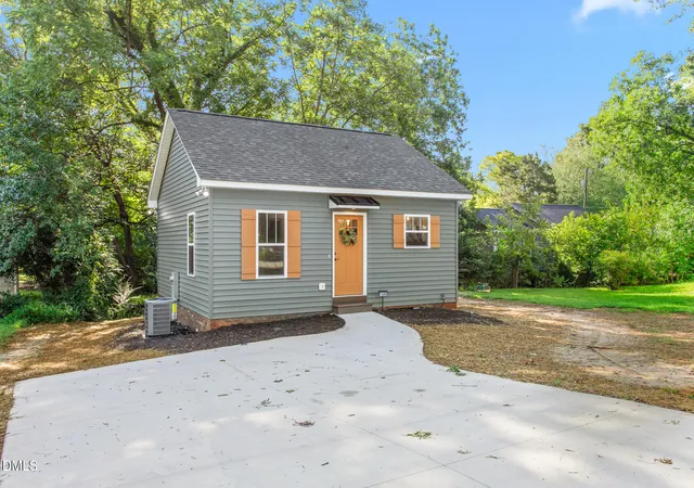 1st image of 1305 E Willowbrook Dr, Burlington, NC 27215 | MLS# 10187565