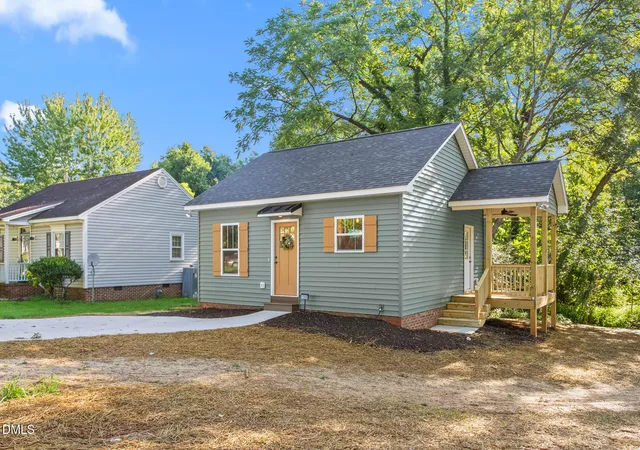 3rd image of 1305 E Willowbrook Dr, Burlington, NC 27215 | MLS# 10187565