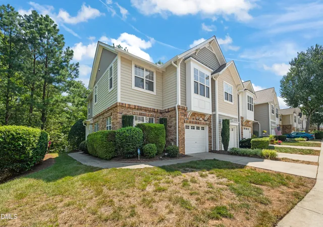3rd image of 4961 Lady Of The Lake Dr, Raleigh, NC 27612 | MLS# 10187543