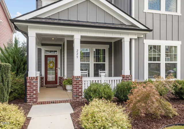 5th image of 229 Sweetbriar Rose Ct, Holly Springs, NC 27540 | MLS# 10187581