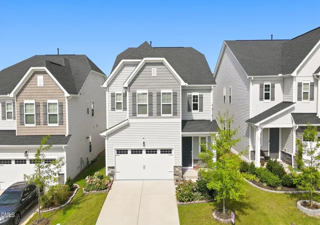 2nd image of 124 Baymouth Ln, Raleigh, NC 27610 | MLS# 10187895