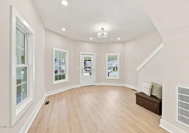 Photo 3 of Single family home for sale at 406 N Webb St, Selma, NC 27576 | MLS# 10187345 | Listing updated on 2026-09-18