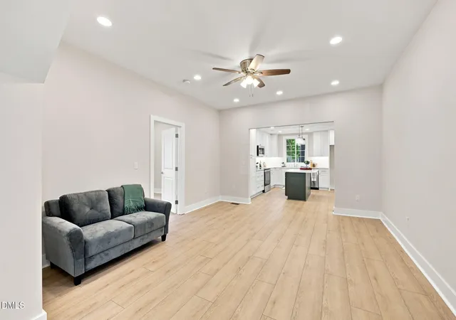 Photo 4 of Single family home for sale at 406 N Webb St, Selma, NC 27576 | MLS# 10187345 | Listing updated on 2026-09-18