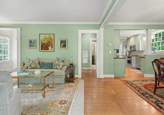 3rd image of 1001 W Peace St, Raleigh, NC 27605 | MLS# 10187551