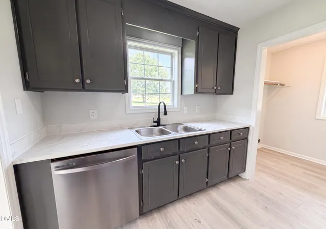 Photo 4 of Single family home for sale at 120 Patricia Dr, Smithfield, NC 27577 | MLS# 10188494 | Listing updated on 2026-09-10