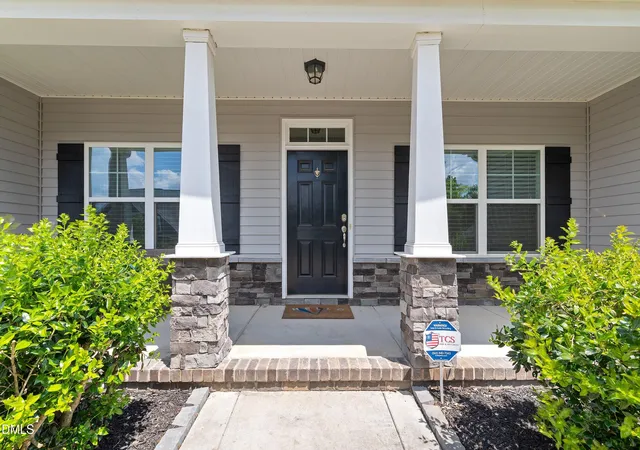 Photo 3 of Single family home for sale at 113 Elway Dr, Clayton, NC 27527 | MLS# 10187841 | Listing updated on 2026-10-09