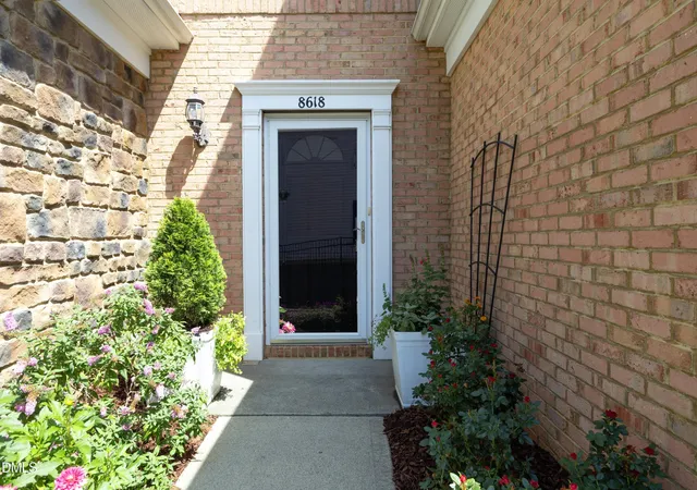 3rd image of 8618 Redcrest Pl, Raleigh, NC 27617 | MLS# 10187766