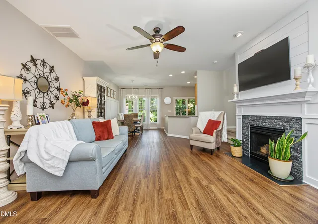 5th image of 8618 Redcrest Pl, Raleigh, NC 27617 | MLS# 10187766