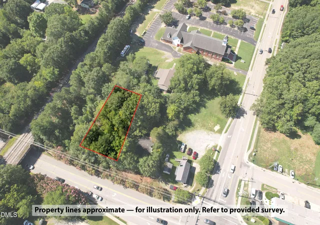 Photo 3 of Sale Pending at 403 S Salem St, Apex, NC 27502 | MLS# 10187424 | Listing updated on 2026-09-02