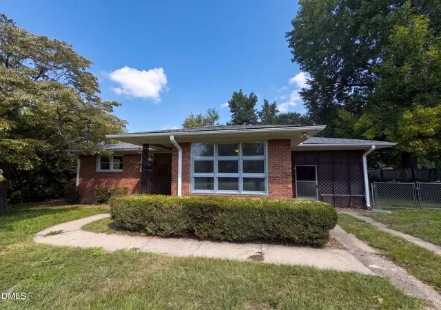 1st image of 5206 N Sumac Cir, Fayetteville, NC 28304 | MLS# 10187411
