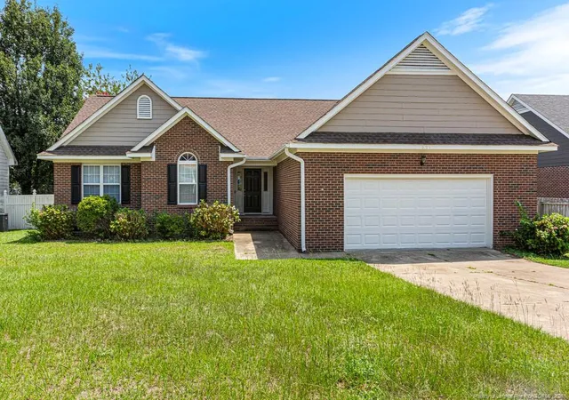 1st image of 621 Connaly Dr, Hope Mills, NC 28348 | MLS# 768029
