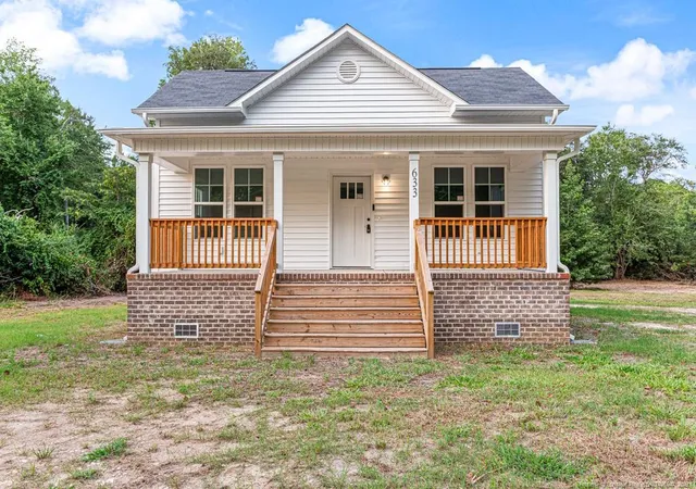 Photo 1 of Single family home for sale at 633 Sanders St, Hope Mills, NC 28348 | MLS# 768031 | Listing updated on 2026-09-01