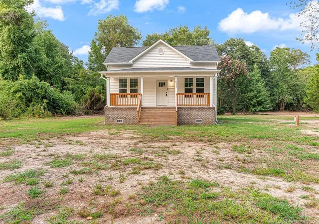 Photo 3 of Single family home for sale at 633 Sanders St, Hope Mills, NC 28348 | MLS# 768031 | Listing updated on 2026-09-01