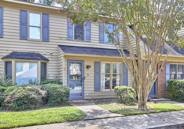 2nd image of 9 Stone Village Ct, Durham, NC 27704 | MLS# 10187526