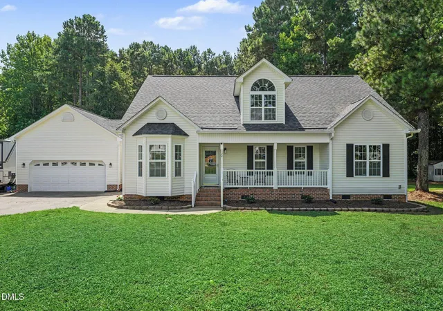 Photo 2 of Single family home for sale at 122 Rustic Ln, Smithfield, NC 27577 | MLS# 10187487 | Listing updated on 2026-09-14