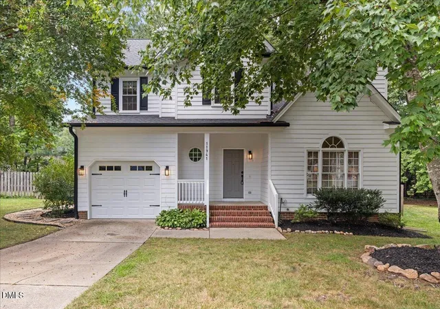 Photo 2 of Sale Pending at 11941 Fairlie Pl, Raleigh, NC 27613 | MLS# 10189439 | Listing updated on 2026-09-07