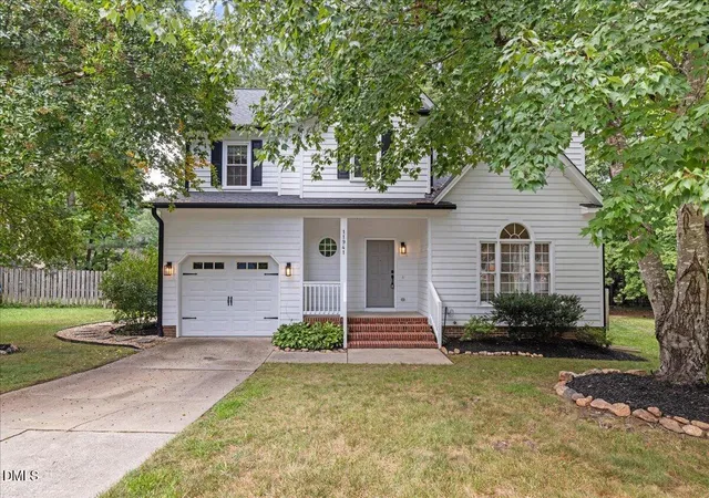 Photo 3 of Sale Pending at 11941 Fairlie Pl, Raleigh, NC 27613 | MLS# 10189439 | Listing updated on 2026-09-07