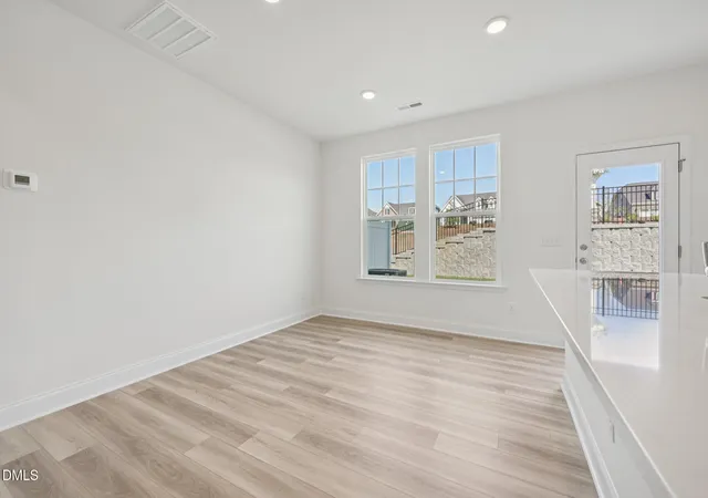 Photo 5 of Townhouse for sale at 658 Sefton Park Dr, Zebulon, NC 27597 | MLS# 10187516 | Listing updated on 2026-09-02