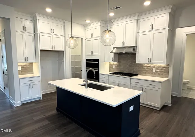 5th image of 2024 Abbeyhill Dr #102, Raleigh, NC 27610 | MLS# 10187539