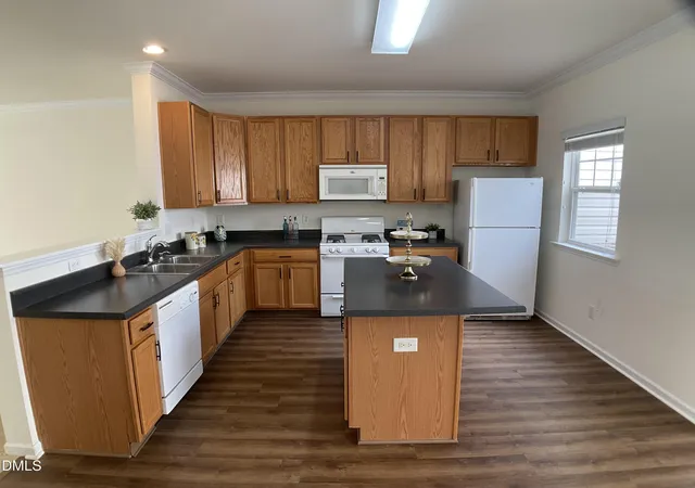 2nd image of 1504 Haywards Heath Ln, Apex, NC 27502 | MLS# 10187955