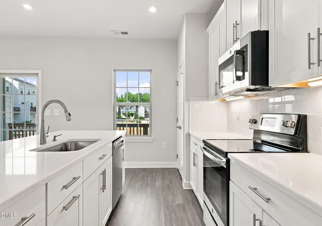 2nd image of 963 Daybreak Dr, Durham, NC 27713 | MLS# 10187738
