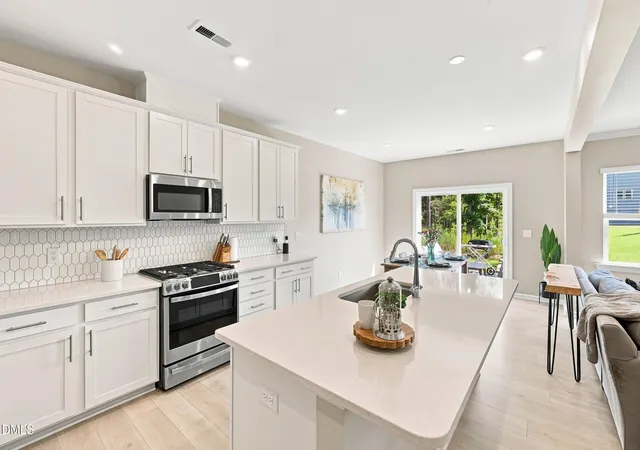 4th image of 170 Hickory Grove Dr, Sanford, NC 27330 | MLS# 10187706