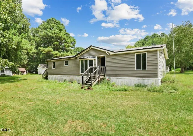 3rd image of 512 Live Oak Church Rd, Selma, NC 27576 | MLS# 10188153