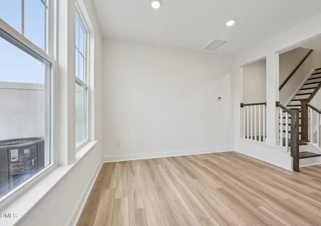 Photo 4 of Townhouse for sale at 652 Sefton Park Dr, Zebulon, NC 27597 | MLS# 10187577 | Listing updated on 2026-09-02