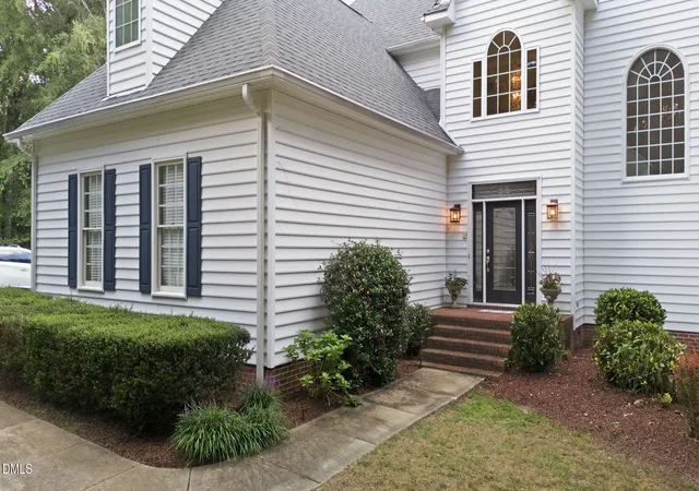 Photo 5 of Single family home for sale at 3733 Country Club Rd, Zebulon, NC 27597 | MLS# 10188043 | Listing updated on 2026-08-27
