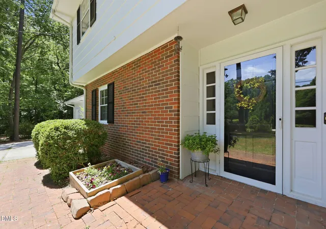 2nd image of 6725 W Lake Anne Dr, Raleigh, NC 27612 | MLS# 10187954